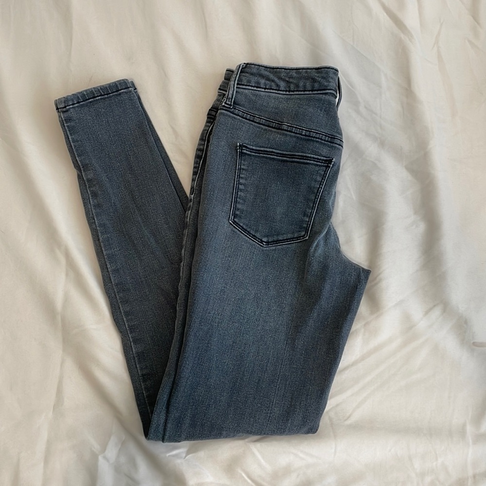 Universal Thread High Rise Skinny Jeans Gray Wash size 00/24R